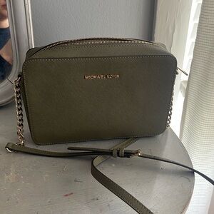 GREEN MK PURSE